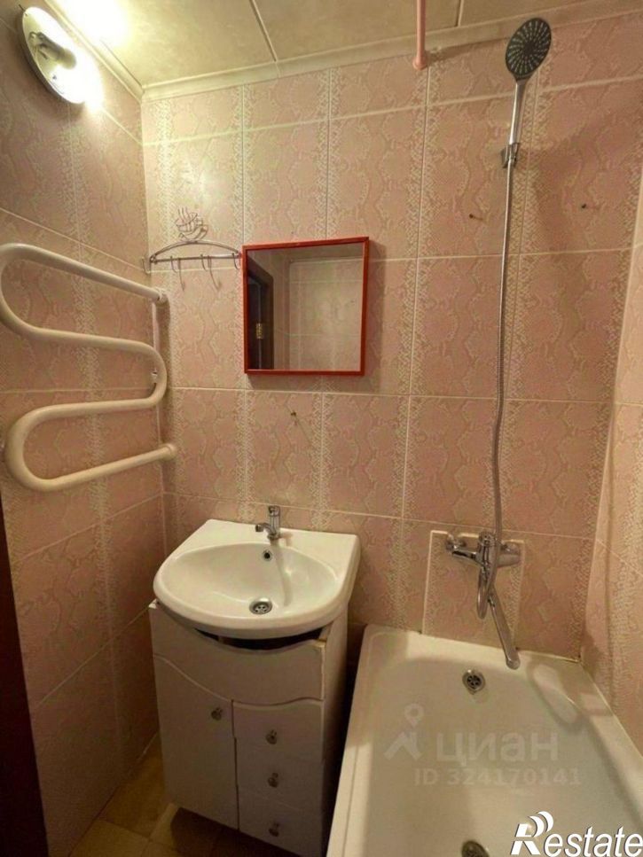 2-комн квартира улица Ахметова, 304/2,  д. 304/2