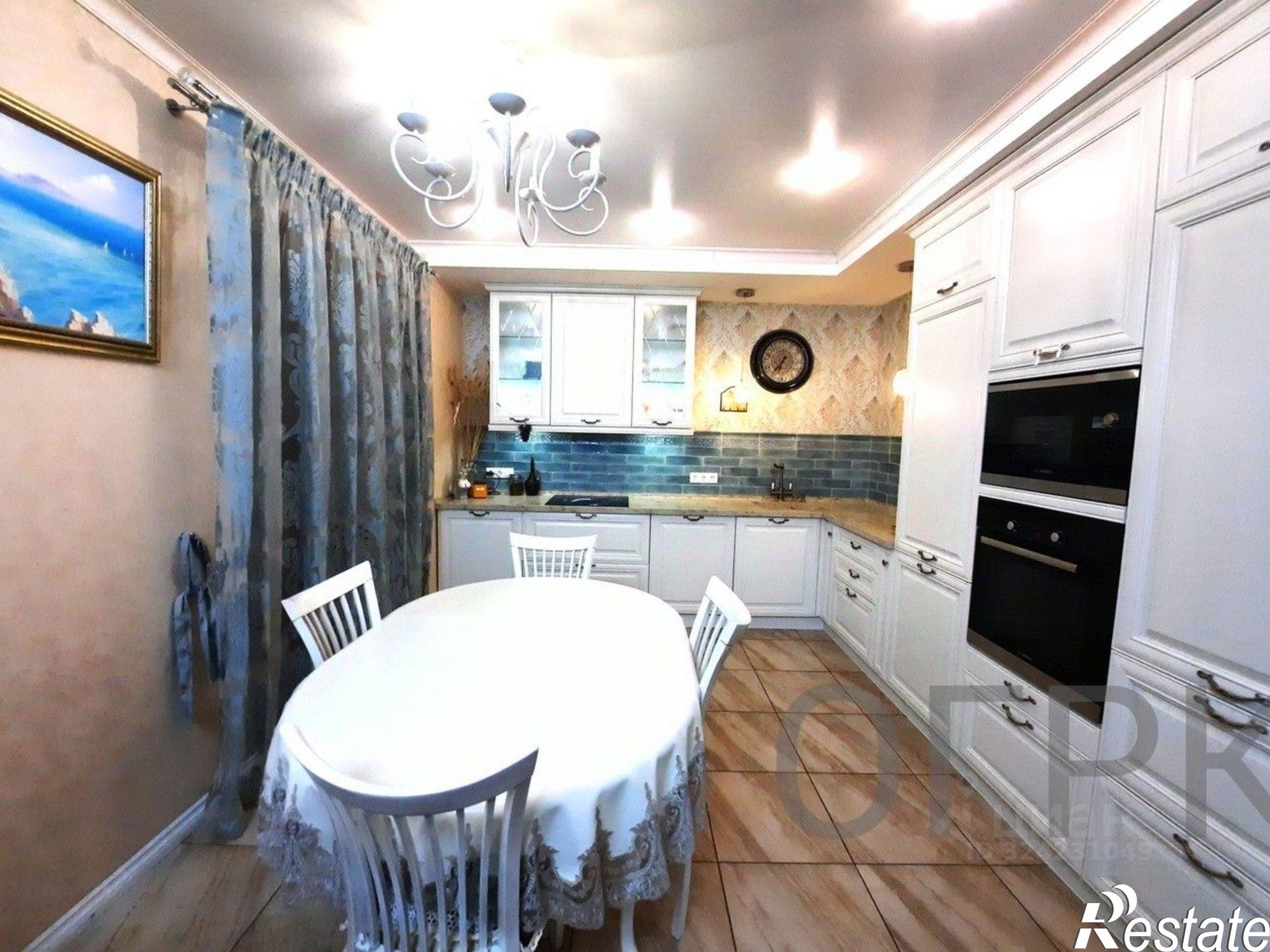 Сдать квартиру за 80 000 рублей на улица Менделеева, 150/5