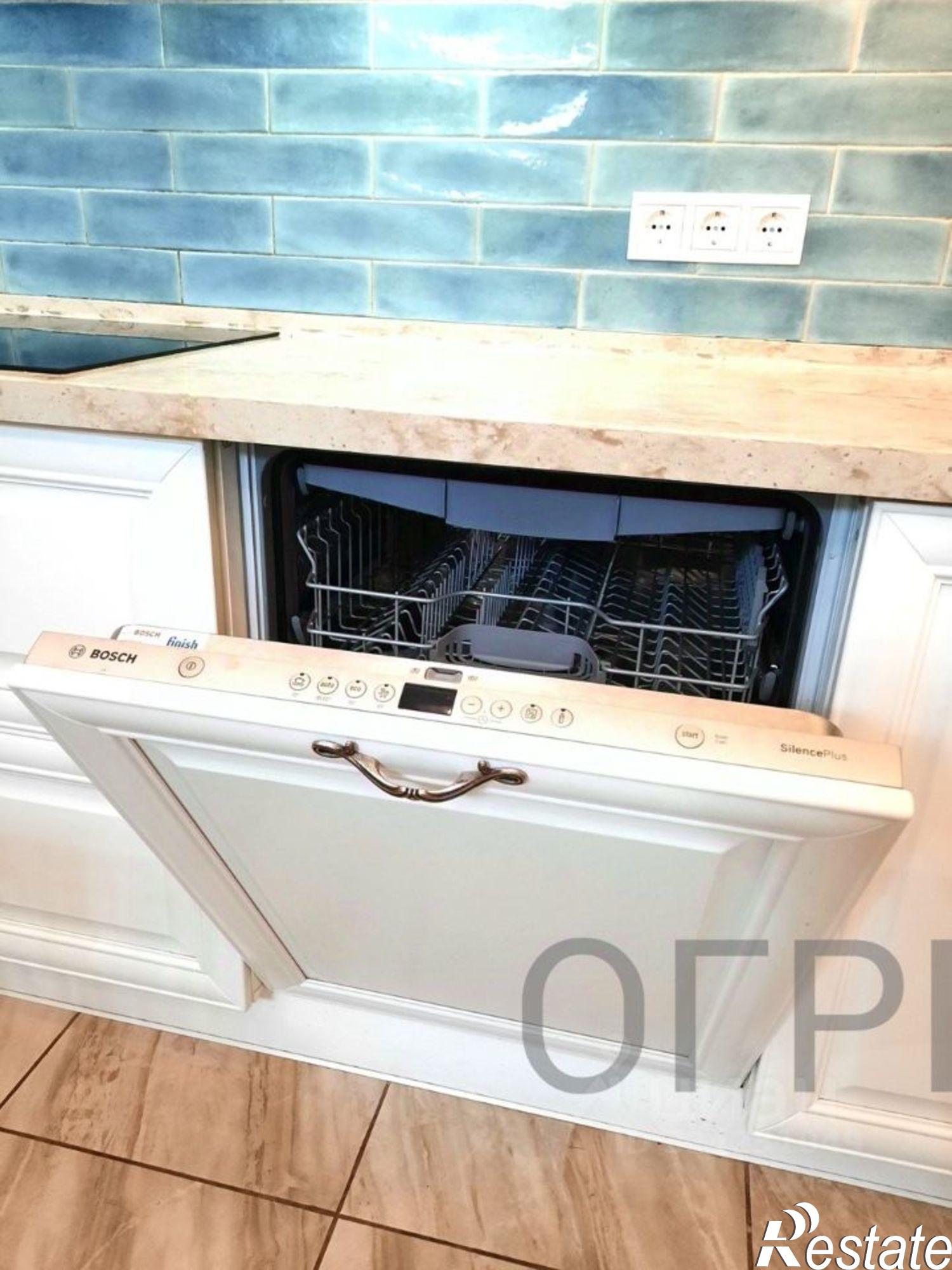 Сдать квартиру за 80 000 рублей на улица Менделеева, 150/5