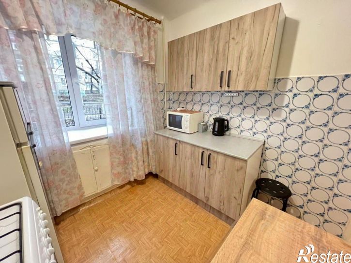 3-комн квартира пр-кт Октября, 37/2,  д. 37/2