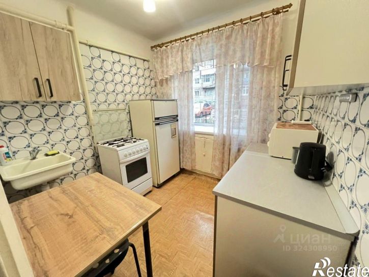 3-комн квартира пр-кт Октября, 37/2,  д. 37/2