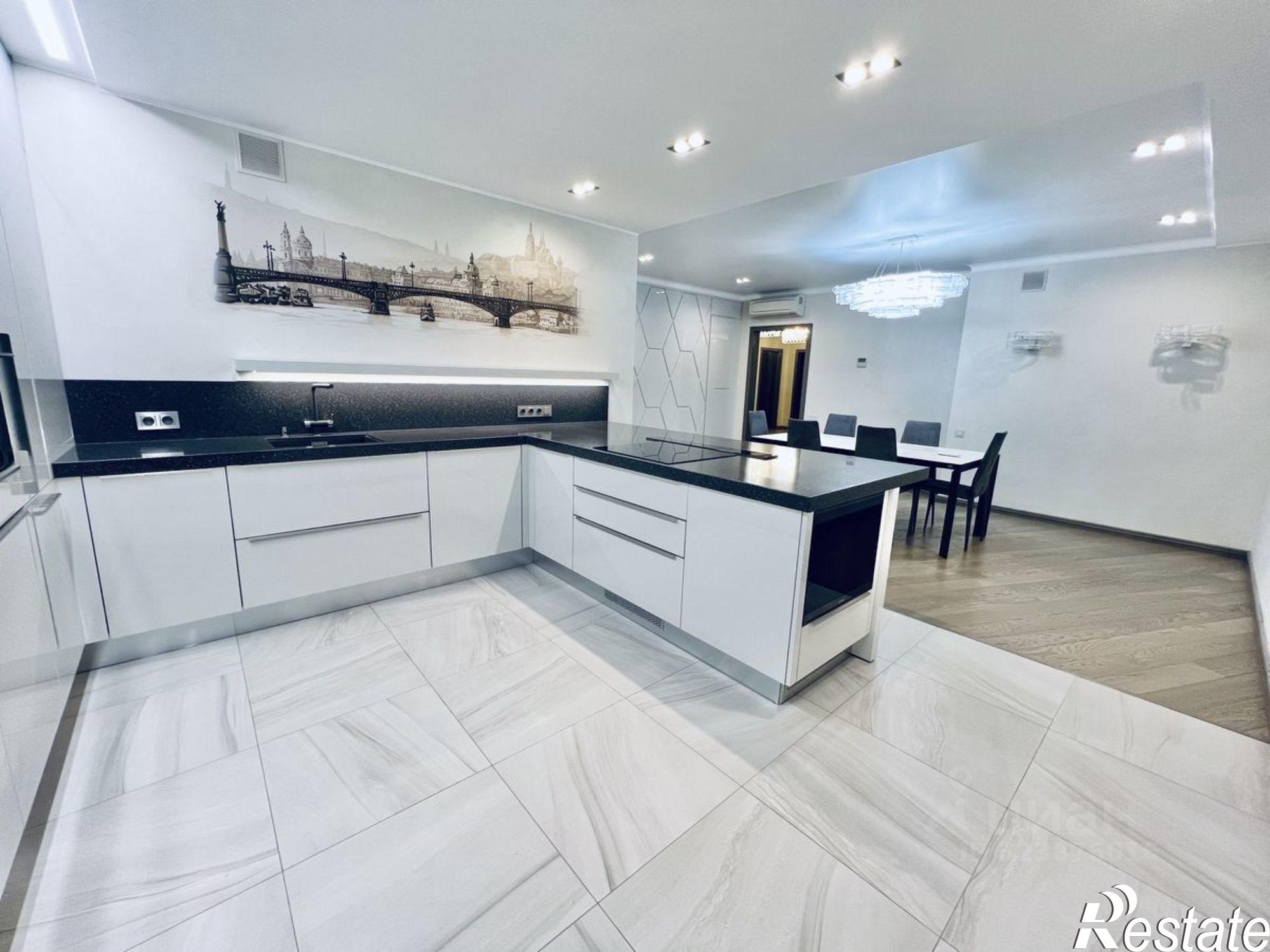 Купить квартиру за 53 500 000 рублей на улица Аксакова, 4