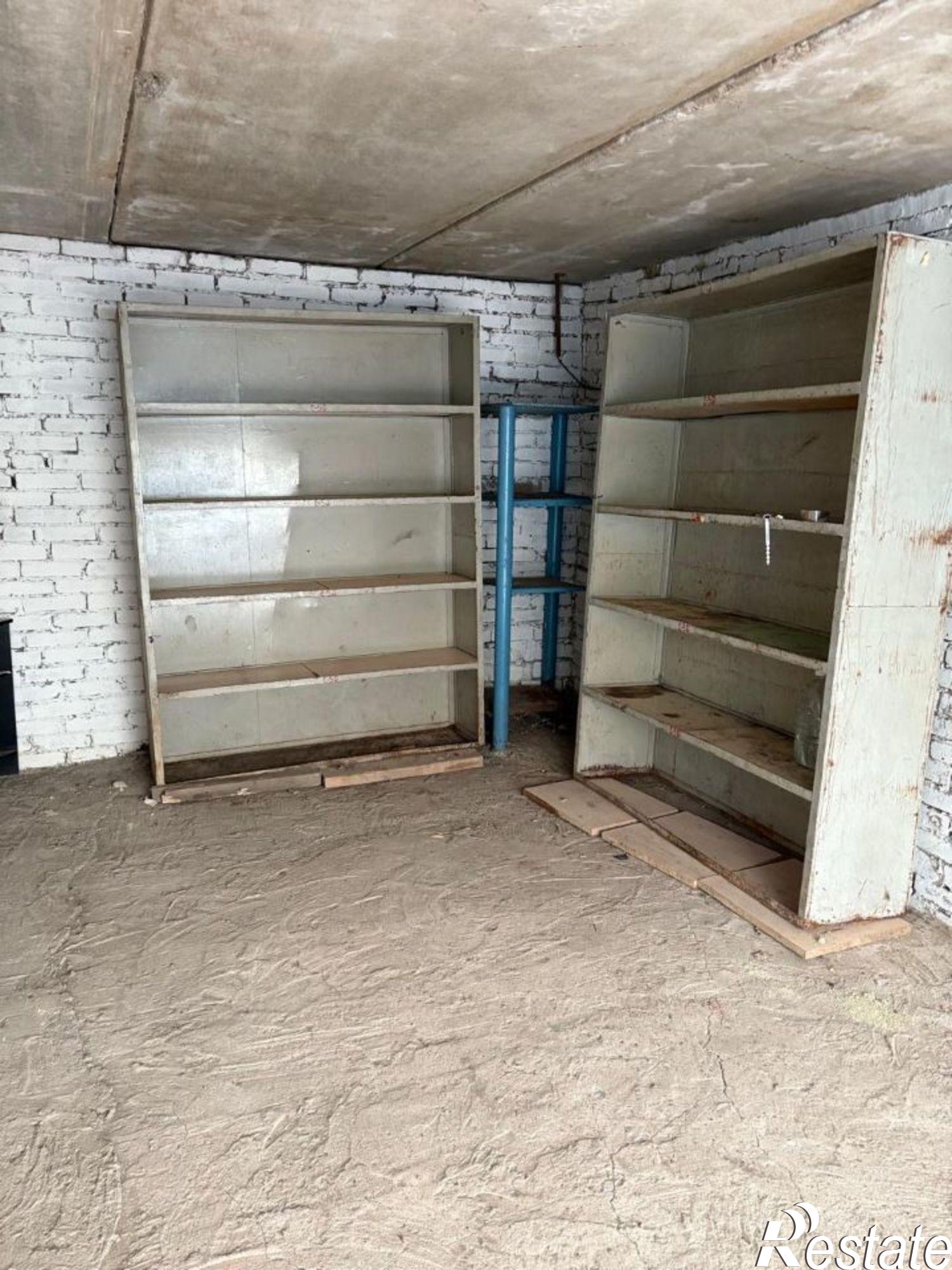 Купить гараж, место в паркинге за 1 200 000 рублей на ул Аксакова, 72