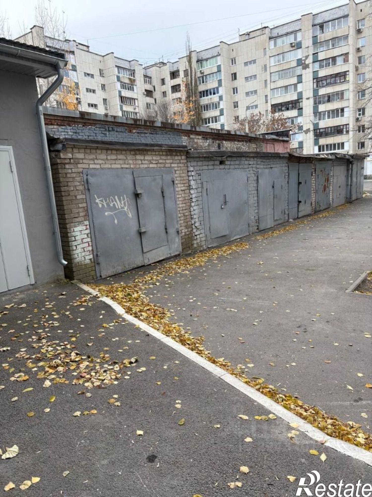 Купить гараж, место в паркинге за 1 200 000 рублей на ул Аксакова, 72