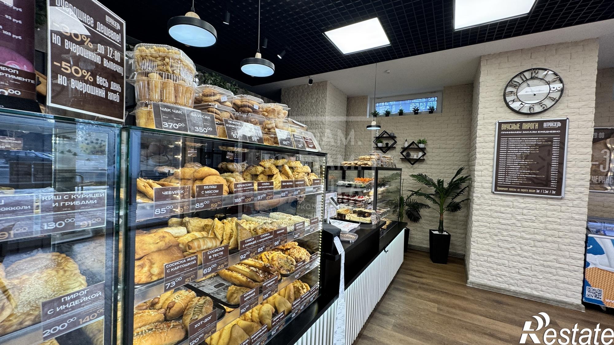 Купить торговое помещение за 24 000 000 рублей на Российская улица, д.106