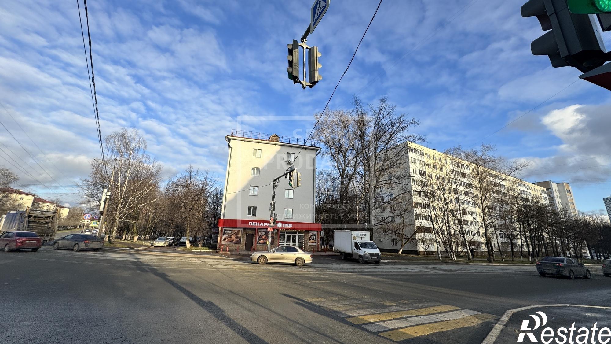 Купить торговое помещение за 24 000 000 рублей на Российская улица, д.106