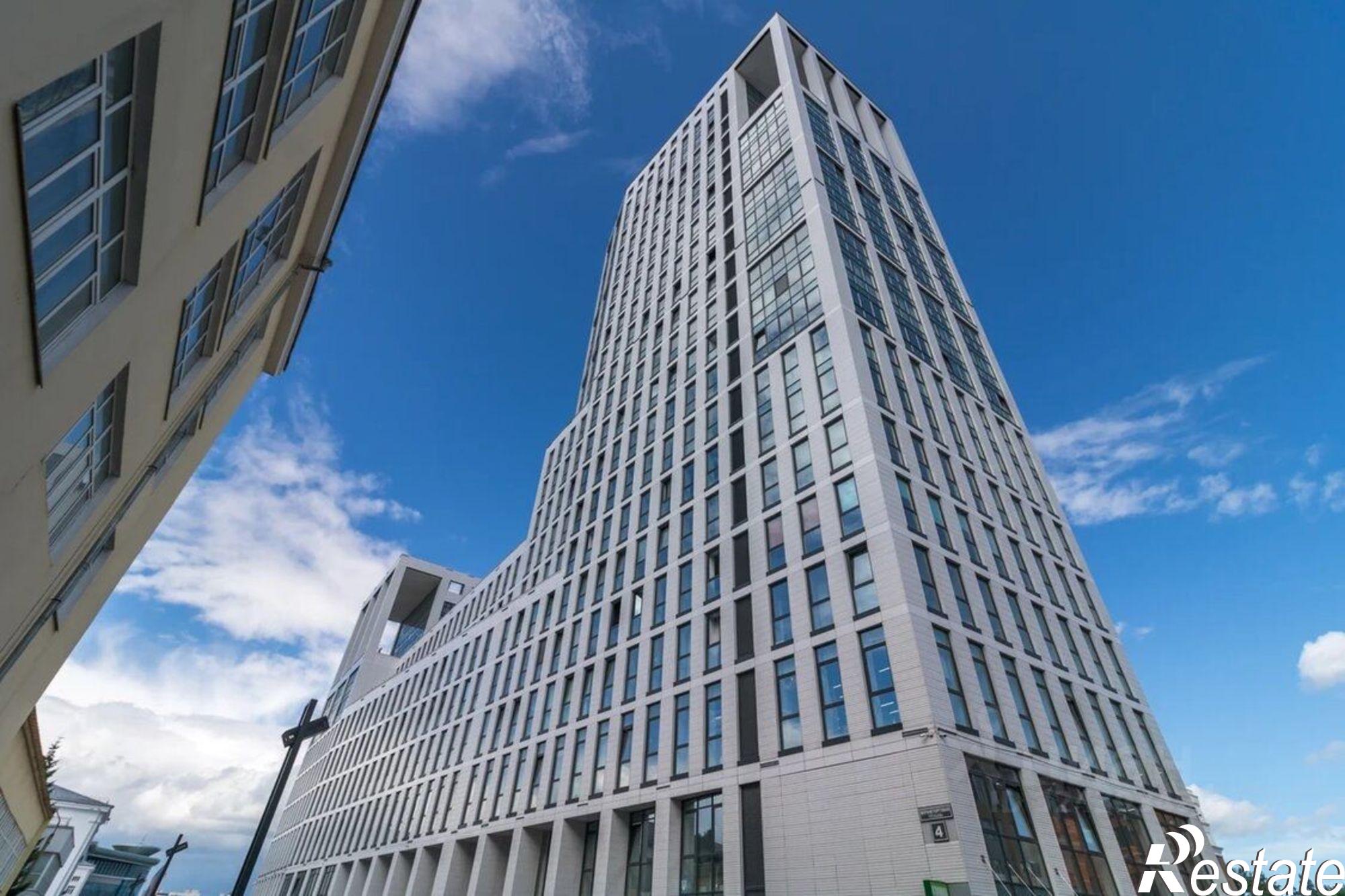 Сдать квартиру за 110 000 рублей на Верхнеторговая площадь, 4