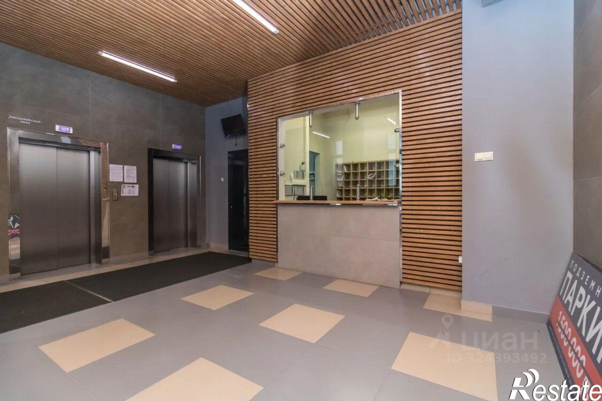 Сдать квартиру за 110 000 рублей на Верхнеторговая площадь, 4