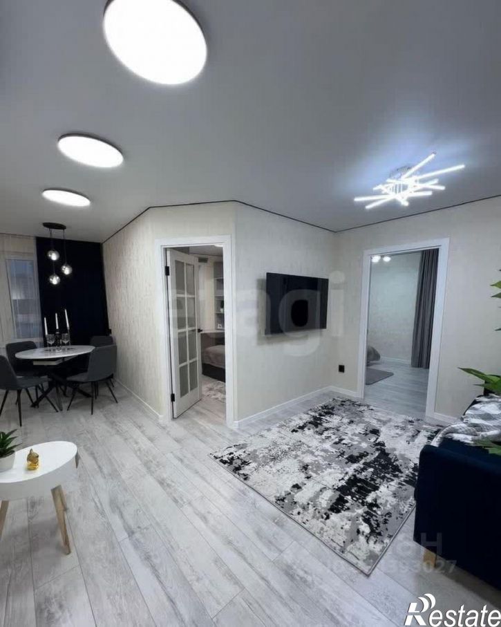 3-комн квартира улица Минигали Губайдуллина, 8/2,  д. 8/2