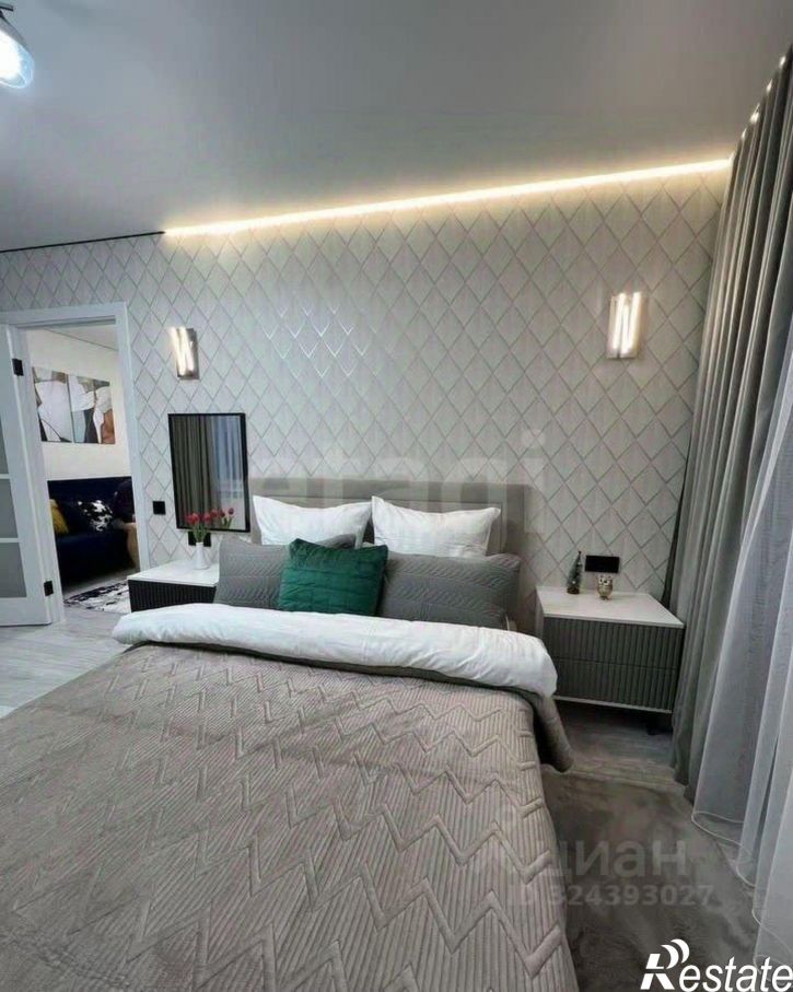 3-комн квартира улица Минигали Губайдуллина, 8/2,  д. 8/2