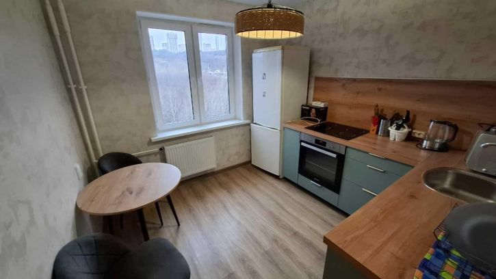 2-комн квартира Современников, 4