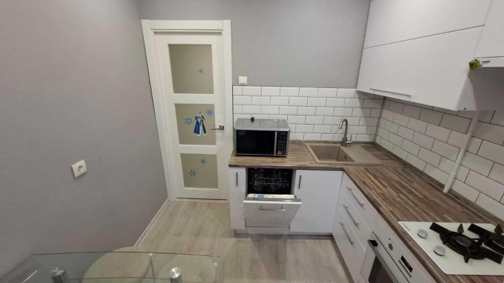 2-комн квартира Парковая ул, 18/2