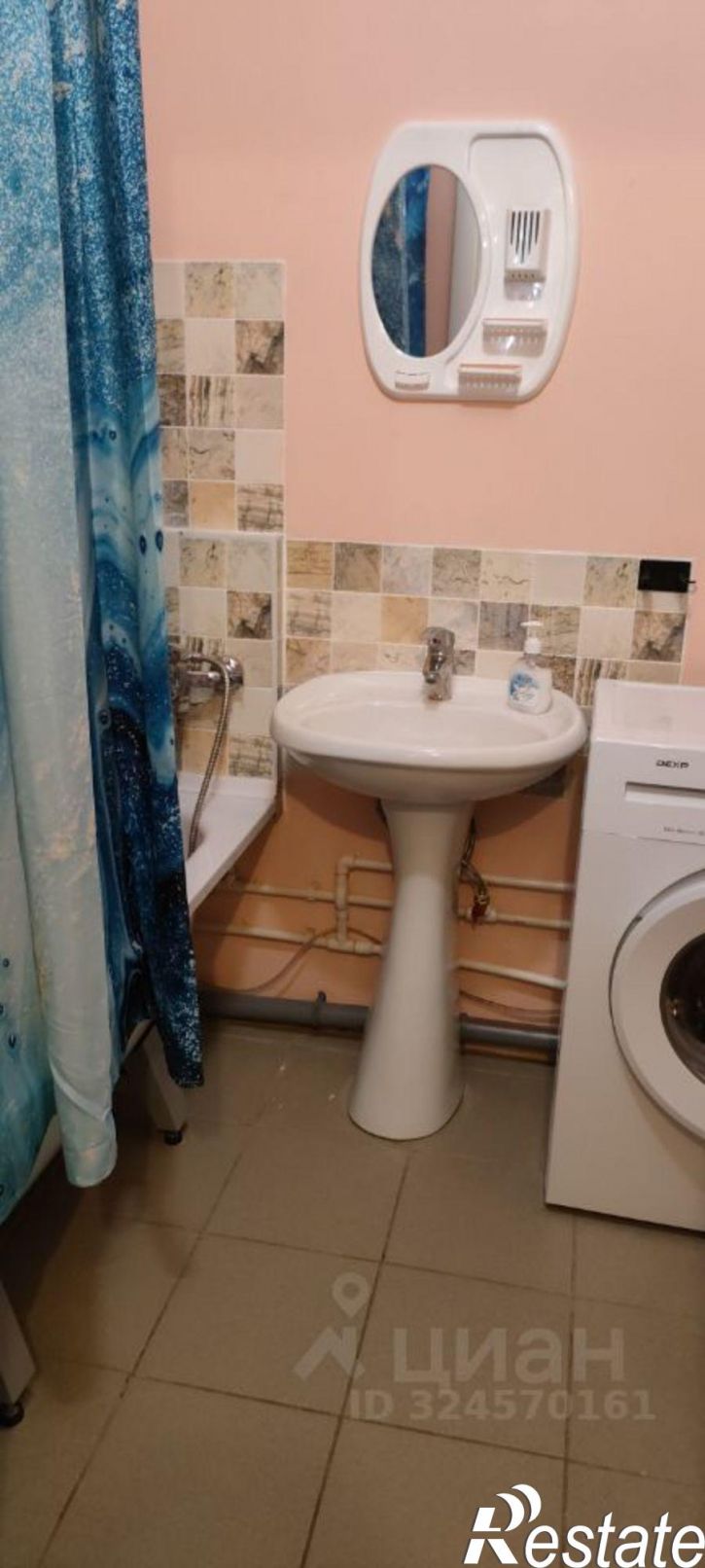 2-комн квартира улица Валерия Лесунова, 10/1,  д. 10/1