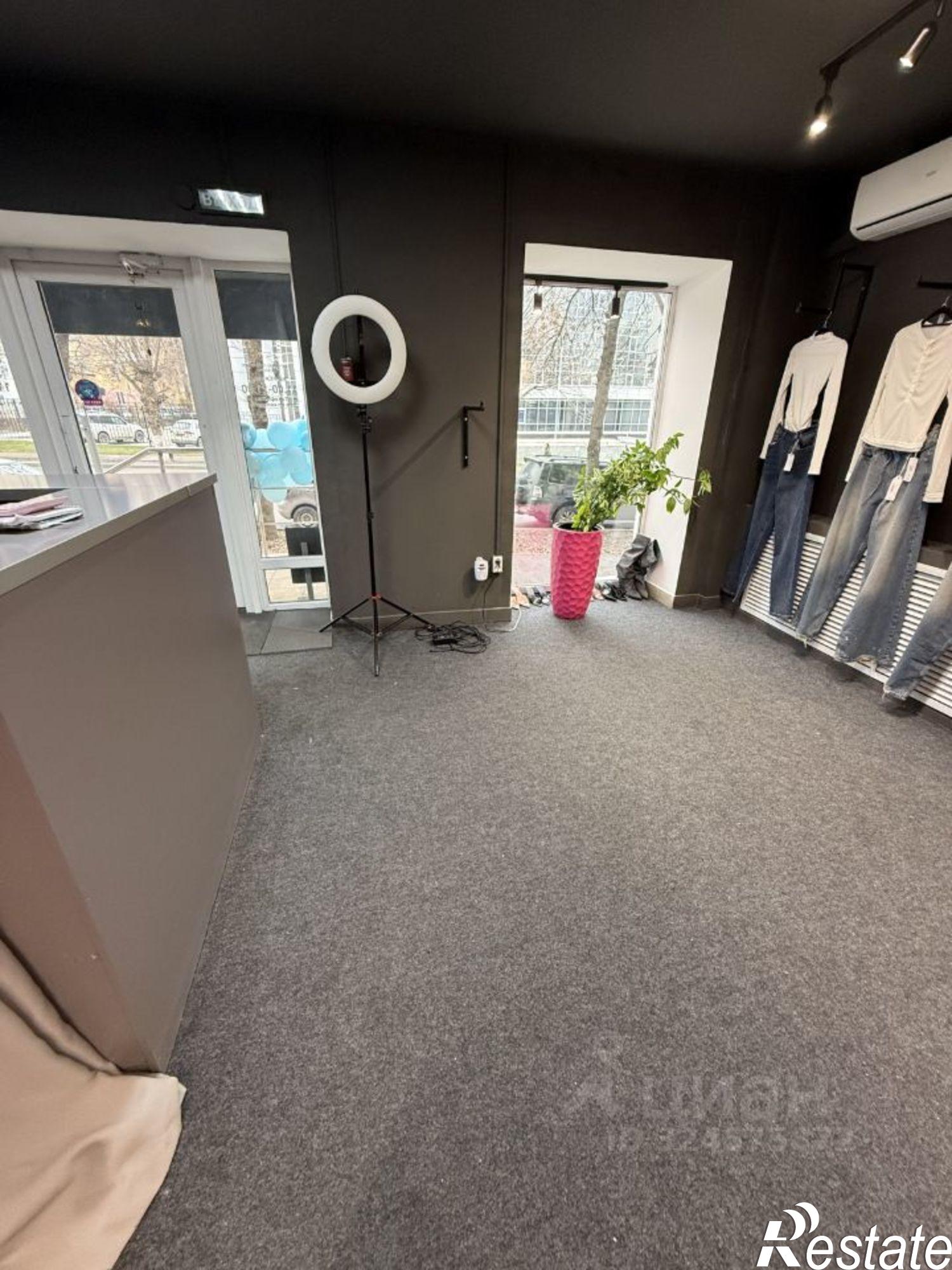 Сдать торговое помещение за 70 001 рублей на ул Чернышевского, 122