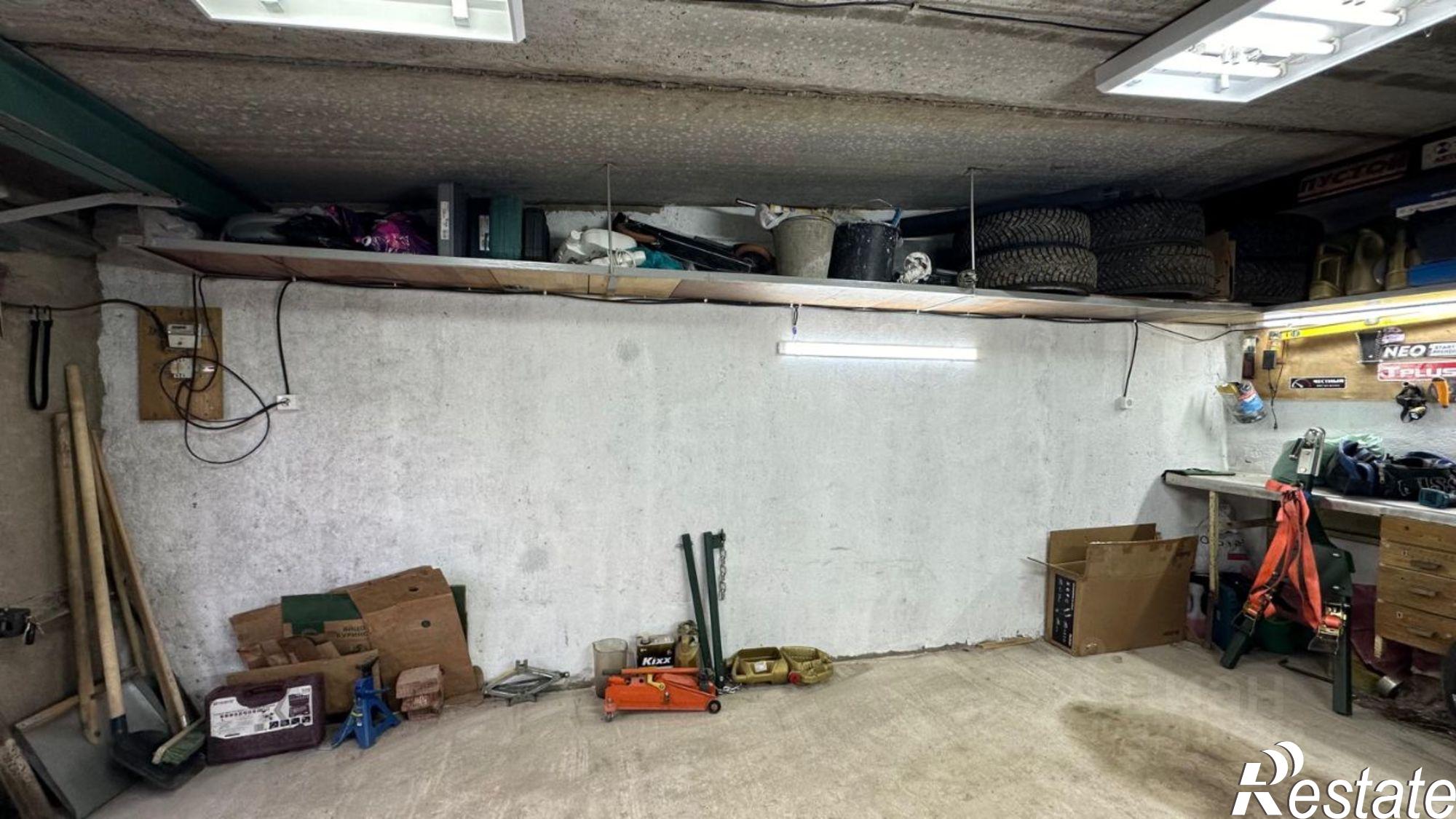 Купить гараж, место в паркинге за 590 016 рублей на улица Лётчиков, 5/2