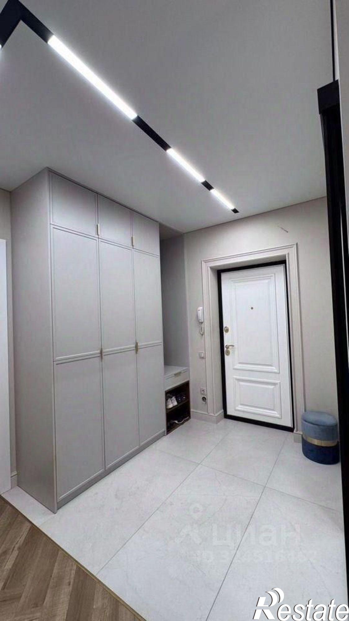 Сдать квартиру за 250 000 рублей на улица Менделеева, 1/1