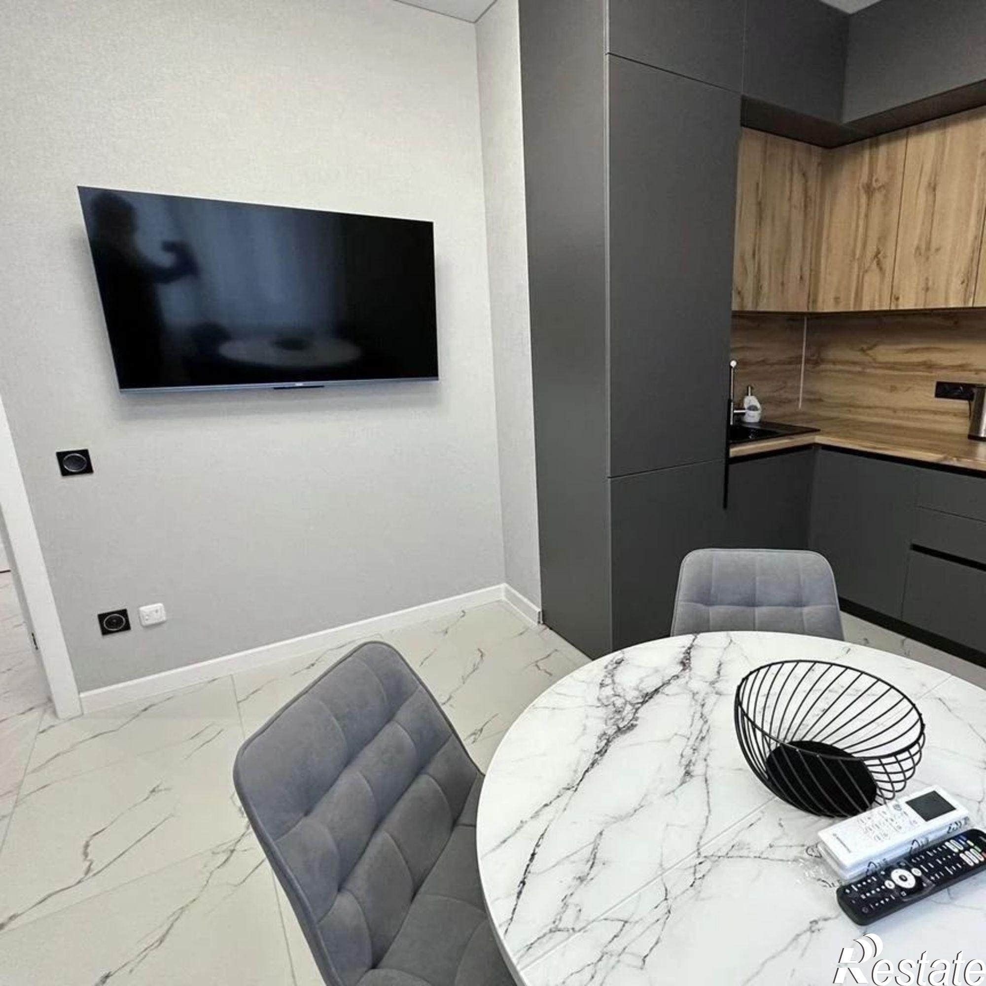 Сдать квартиру за 60 000 рублей на улица Пархоменко, 123