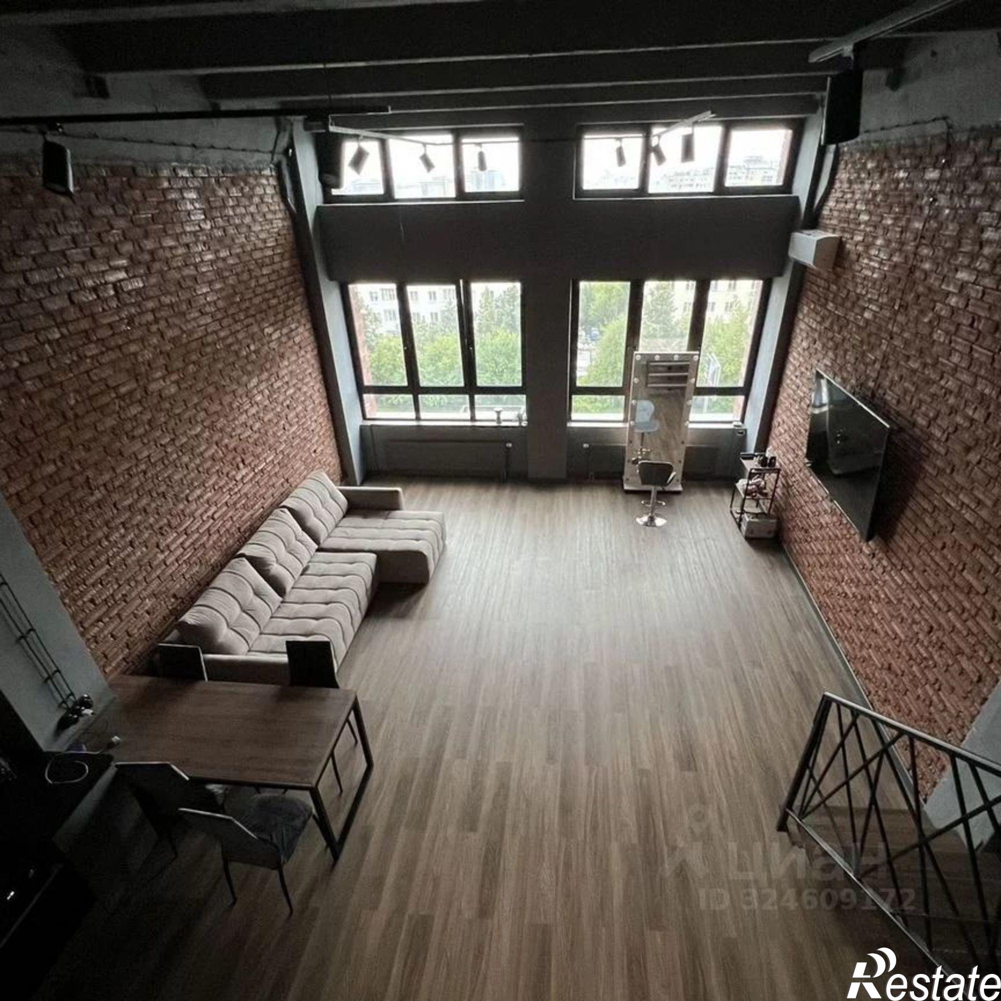 Сдать квартиру за 80 000 рублей на улица Менделеева, 132