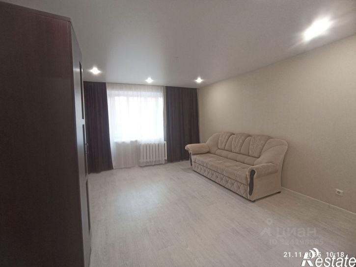 2-комн квартира Высотная улица, 10,  д. 10