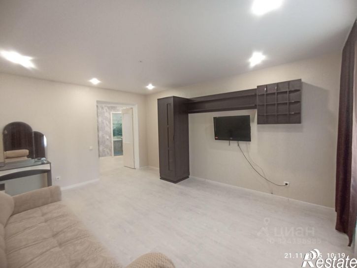 2-комн квартира Высотная улица, 10,  д. 10