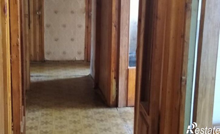 3-комн квартира улица Ахметова, 300,  д. 300