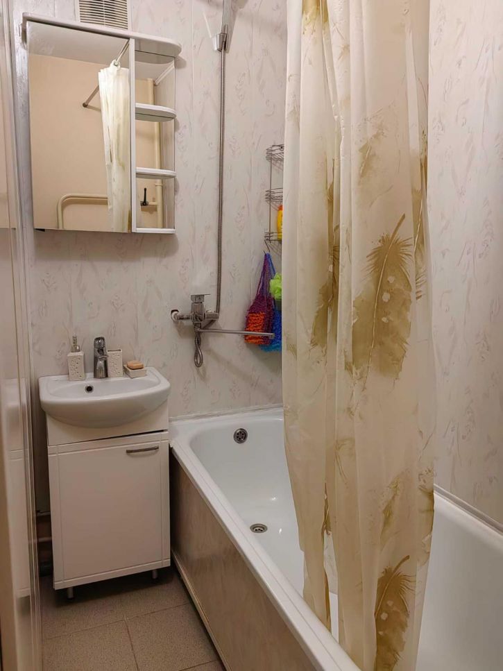 2-комн квартира Миловская, 16