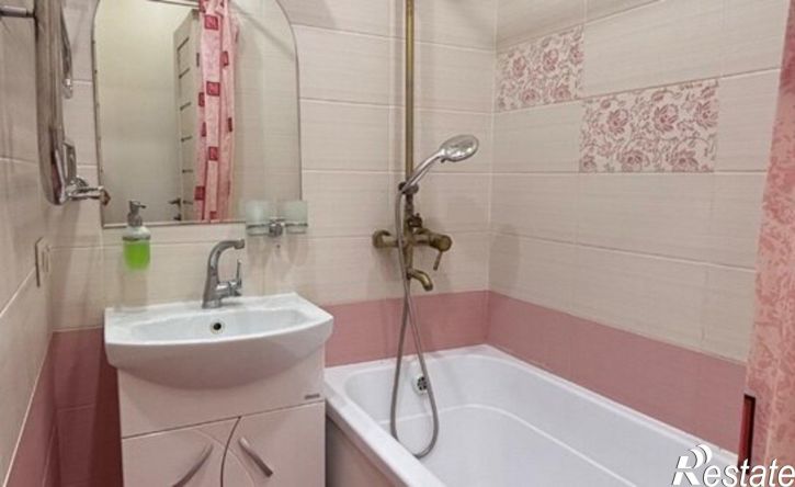 3-комн квартира улица Адмирала Ушакова, 64/1,  д. 64/1