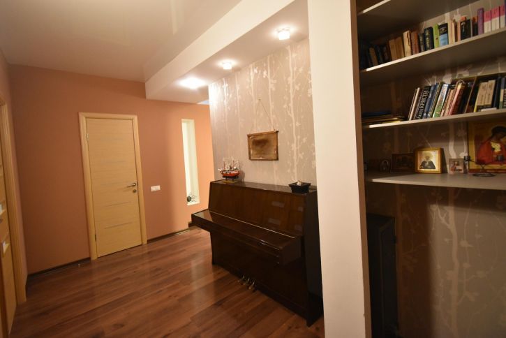 3-комн квартира Цюрупы ул, 145/1