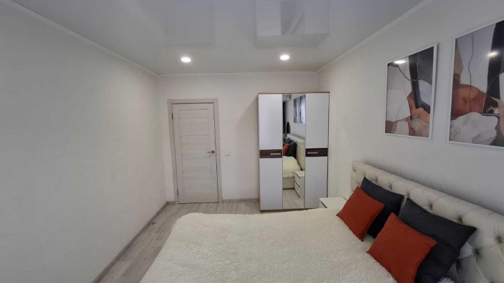 2-комн квартира Софьи Перовской ул, 42/1