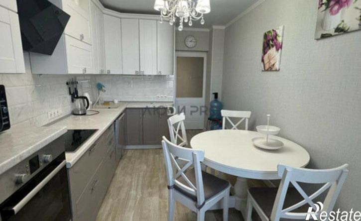 3-комн квартира Российская улица, 22,  д. 22