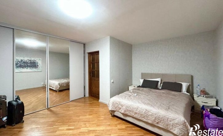 4-комн квартира ул Владивостокская, 11/1,  д. 11/1