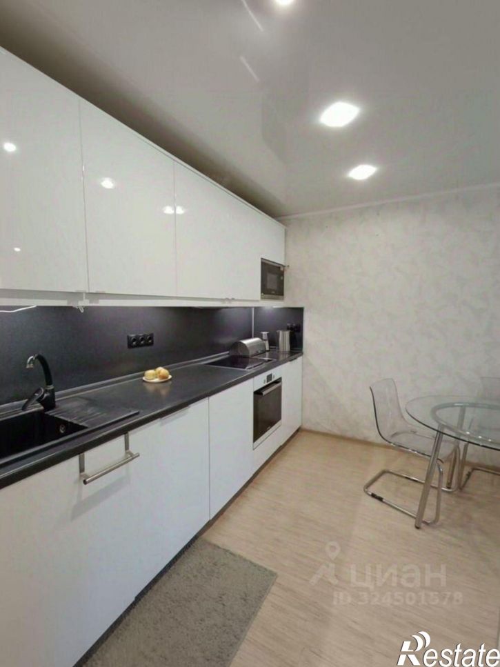 2-комн квартира Комсомольская улица, 100,  д. 100