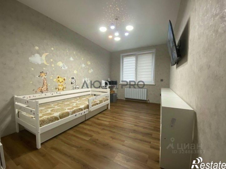2-комн квартира улица Лётчика Кобелева, 1,  д. 1
