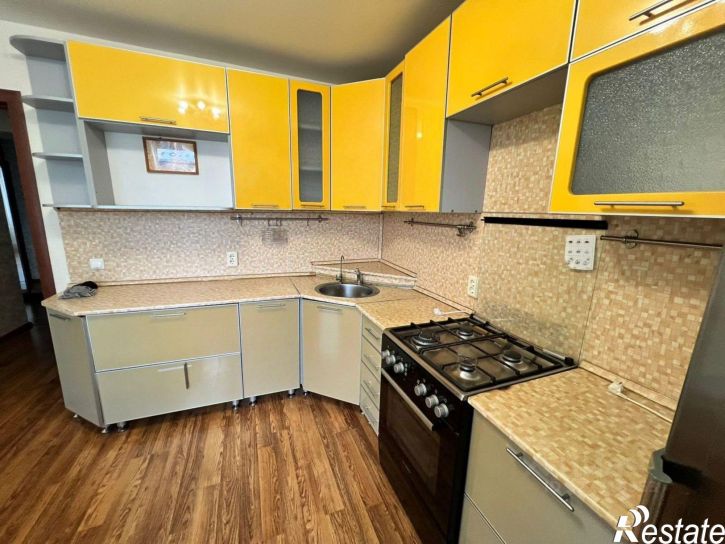 2-комн квартира улица Ахметова, 225,  д. 225