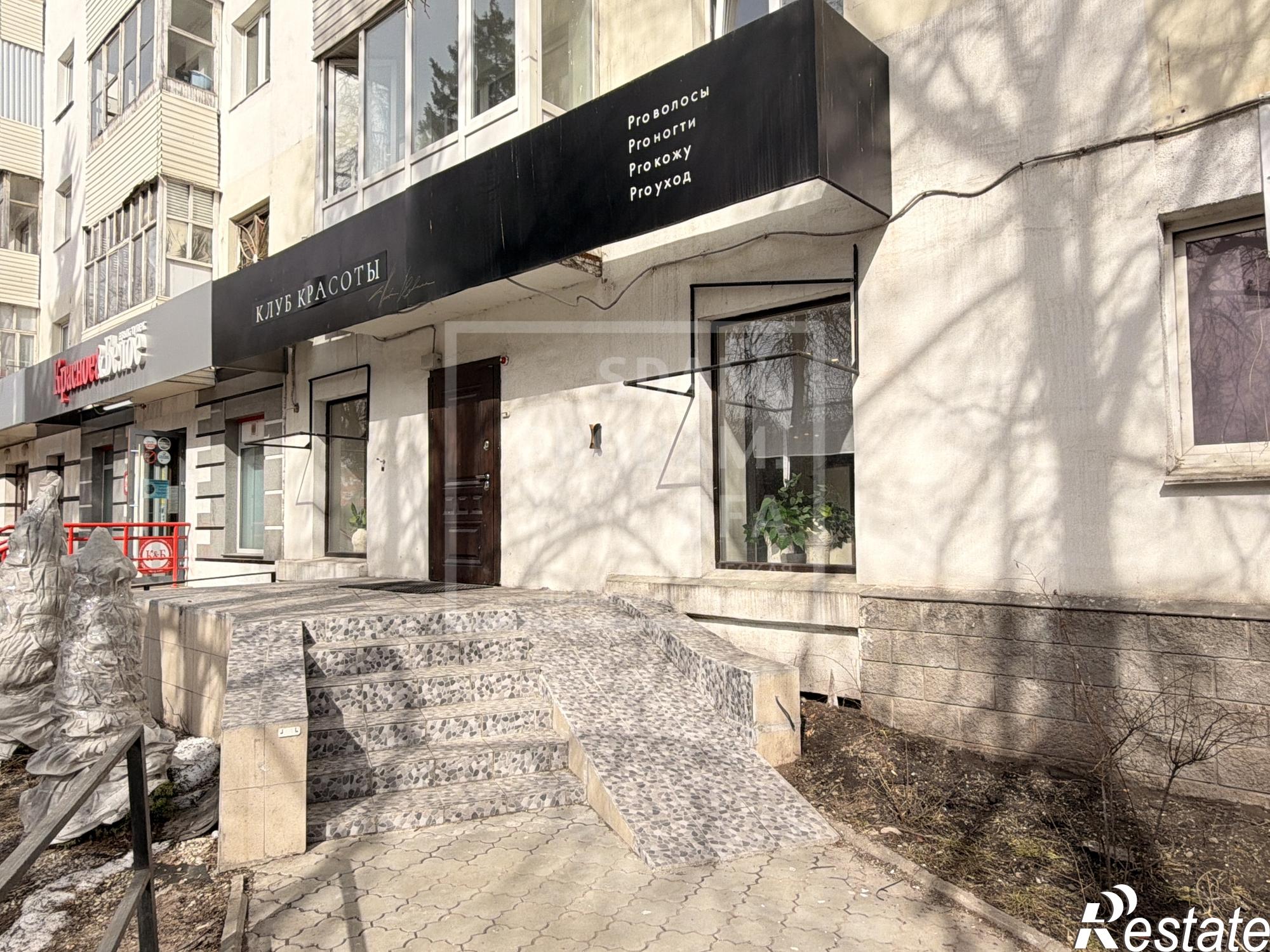Купить торговое помещение за 29 999 000 рублей на 50-летия Октября улица, д.9