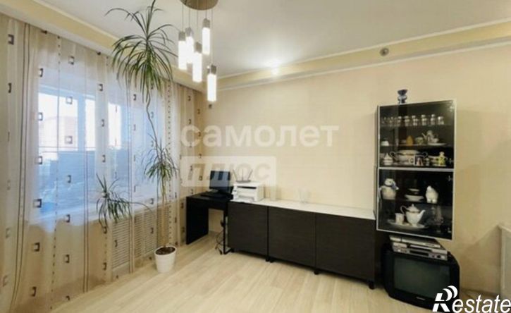 4-комн квартира улица Цюрупы, 145,  д. 145