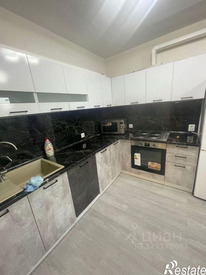 3-комн квартира улица Генерала Ишбулатова, 8,  д. 8