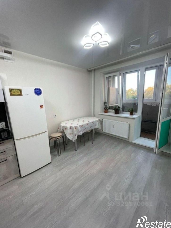 3-комн квартира улица Генерала Ишбулатова, 8,  д. 8