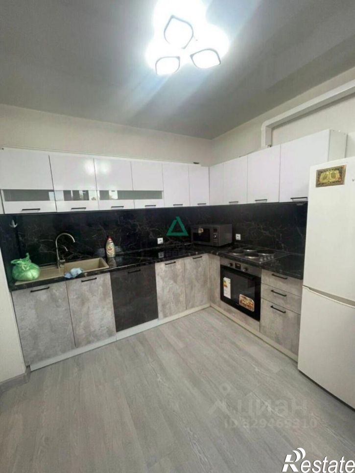 2-комн квартира ул Генерала Ишбулатова, 8,  д. 8