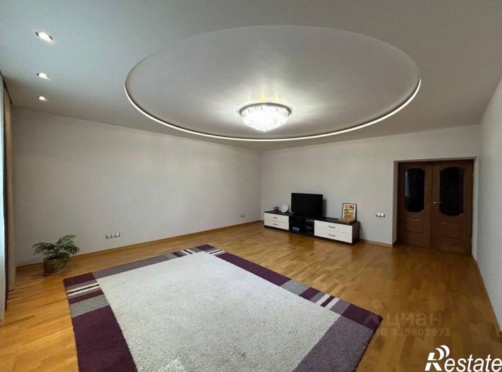 4-комн квартира ул Революционная, 111/2,  д. 111/2