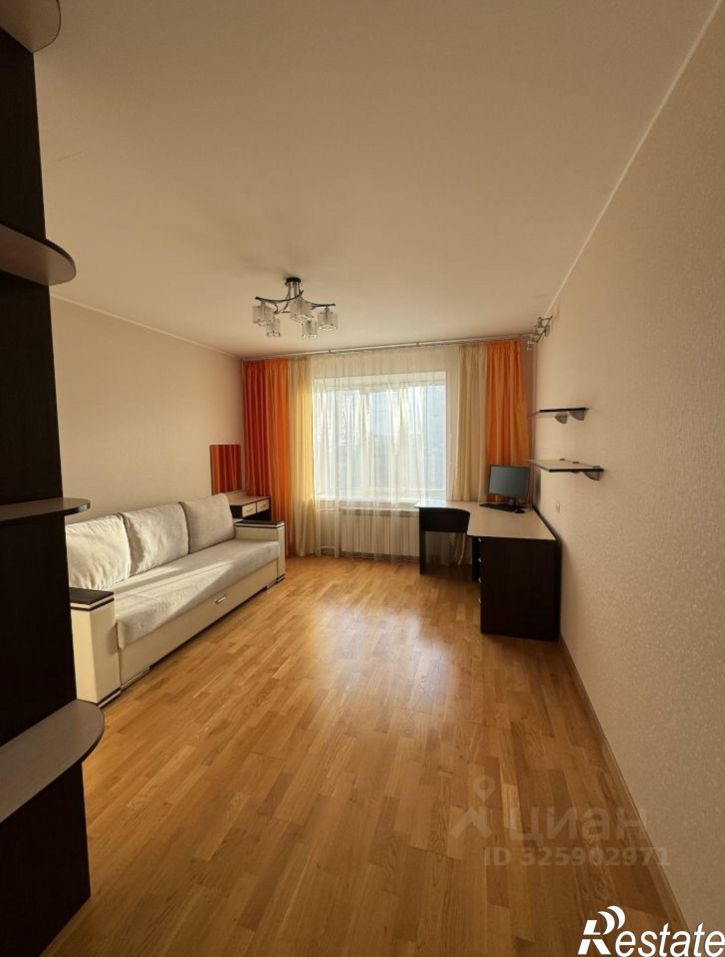 4-комн квартира ул Революционная, 111/2,  д. 111/2