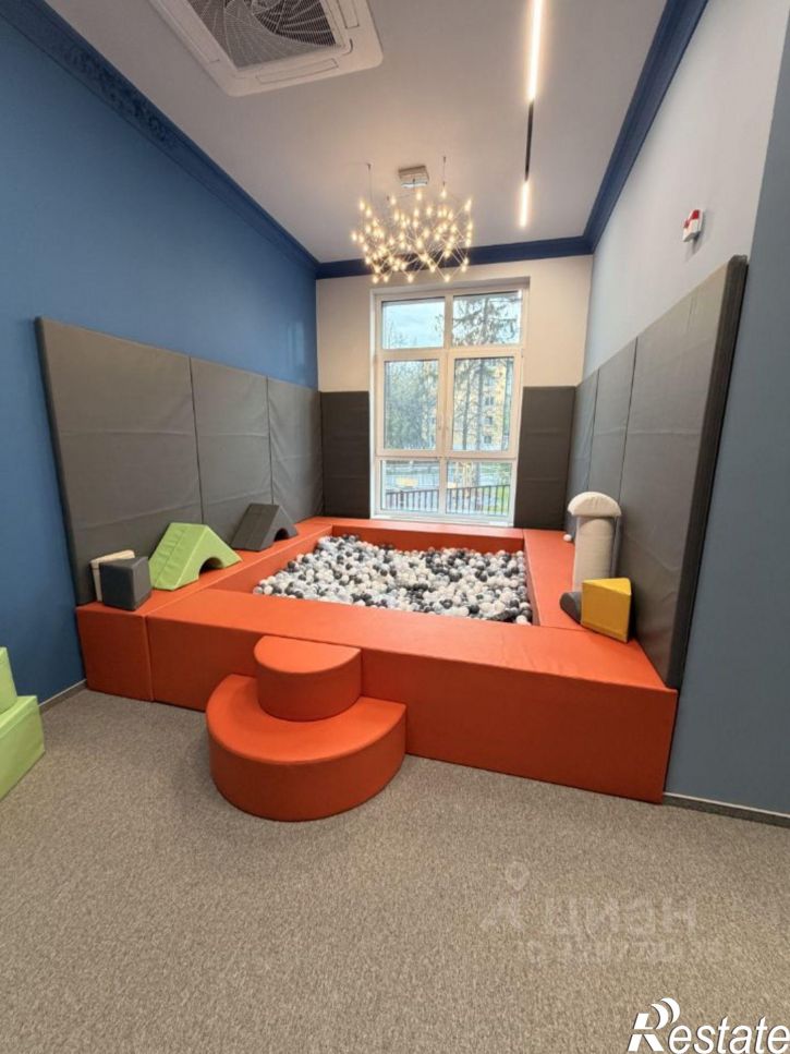 4-комн квартира ул Братьев Кадомцевых, 15,  д. 15