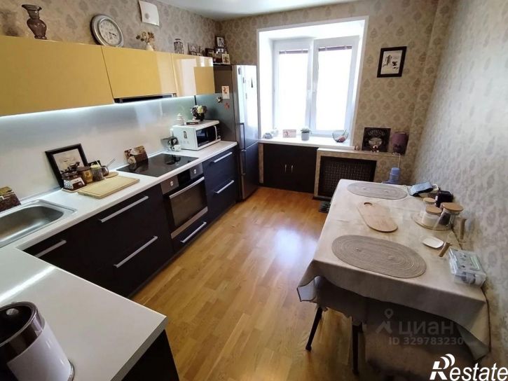 3-комн квартира б-р Славы, 1в,  д. 1в