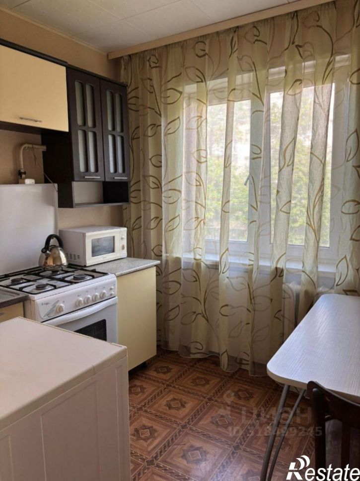2-комн квартира пр-кт Октября, 93/2,  д. 93/2