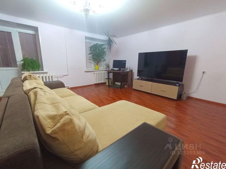 3-комн квартира ул Авроры, 3/1,  д. 3/1