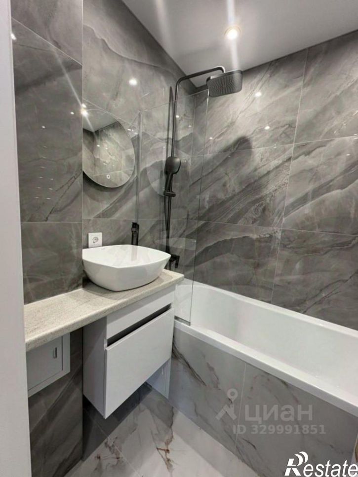 2-комн квартира улица Гази Загитова, 11/1,  д. 11/1