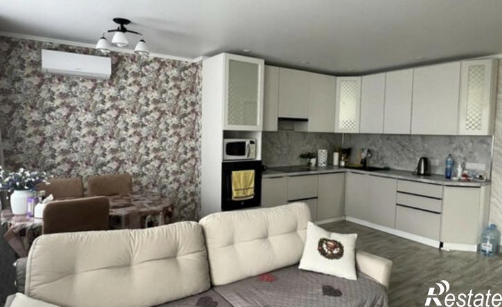 3-комн квартира ул Евгения Столярова, 4а,  д. 4а