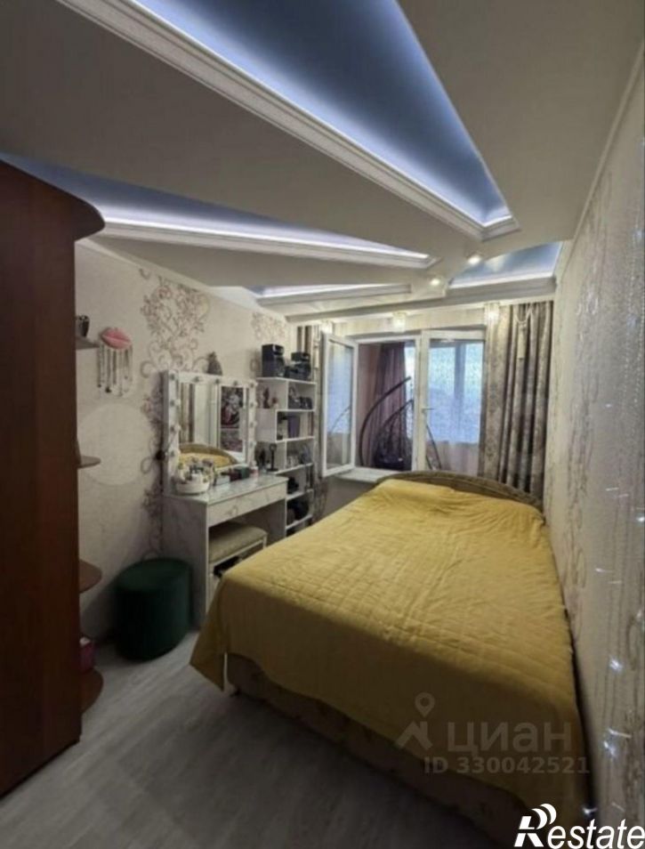 3-комн квартира улица Ахметова, 30/1,  д. 30/1