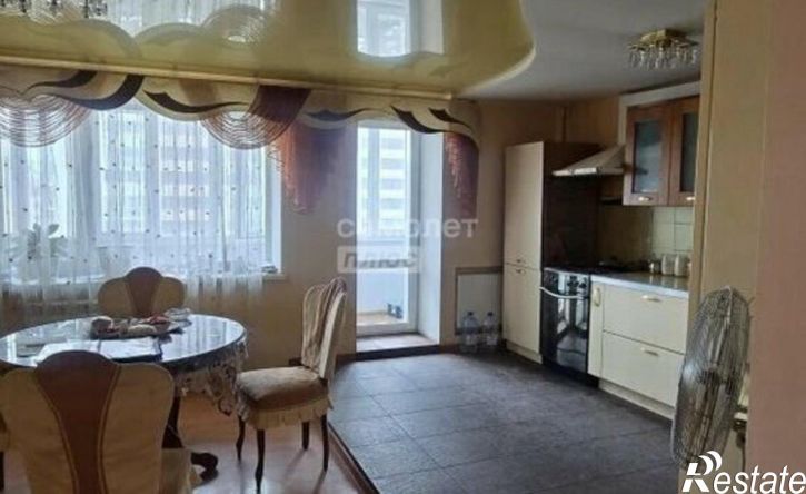 4-комн квартира улица Софьи Перовской, 11,  д. 11
