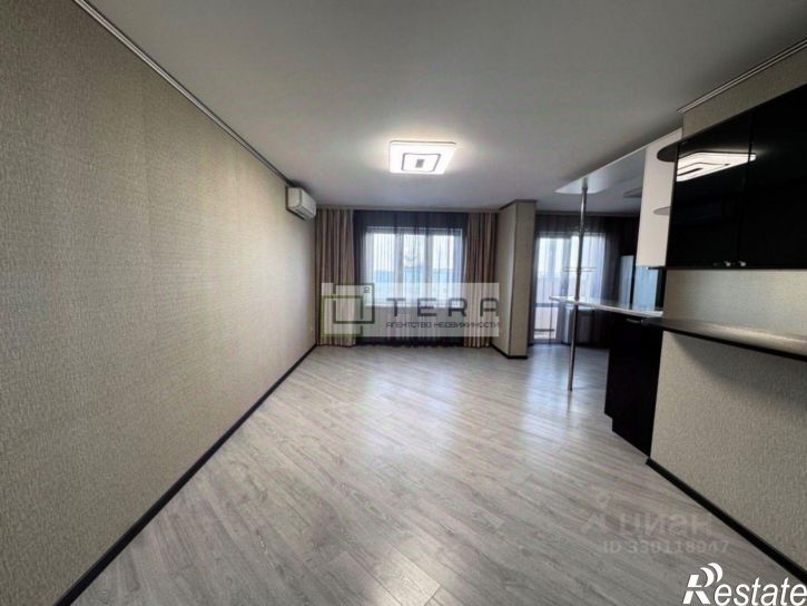 3-комн квартира ул Комарова, 8,  д. 8